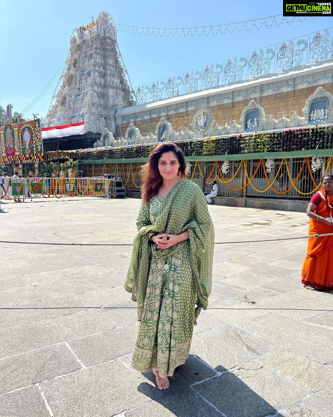 Arti Singh Instagram - Finally tirupati darshan ❤️my new year starts today ❤️grateful 🙏 @anujasingh60.as