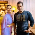 Arti Singh Instagram - Always pehla pyar . Happy birthday @beingsalmankhan Salman sir .❤️