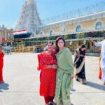 Arti Singh Instagram - Finally tirupati darshan ❤️my new year starts today ❤️grateful 🙏 @anujasingh60.as