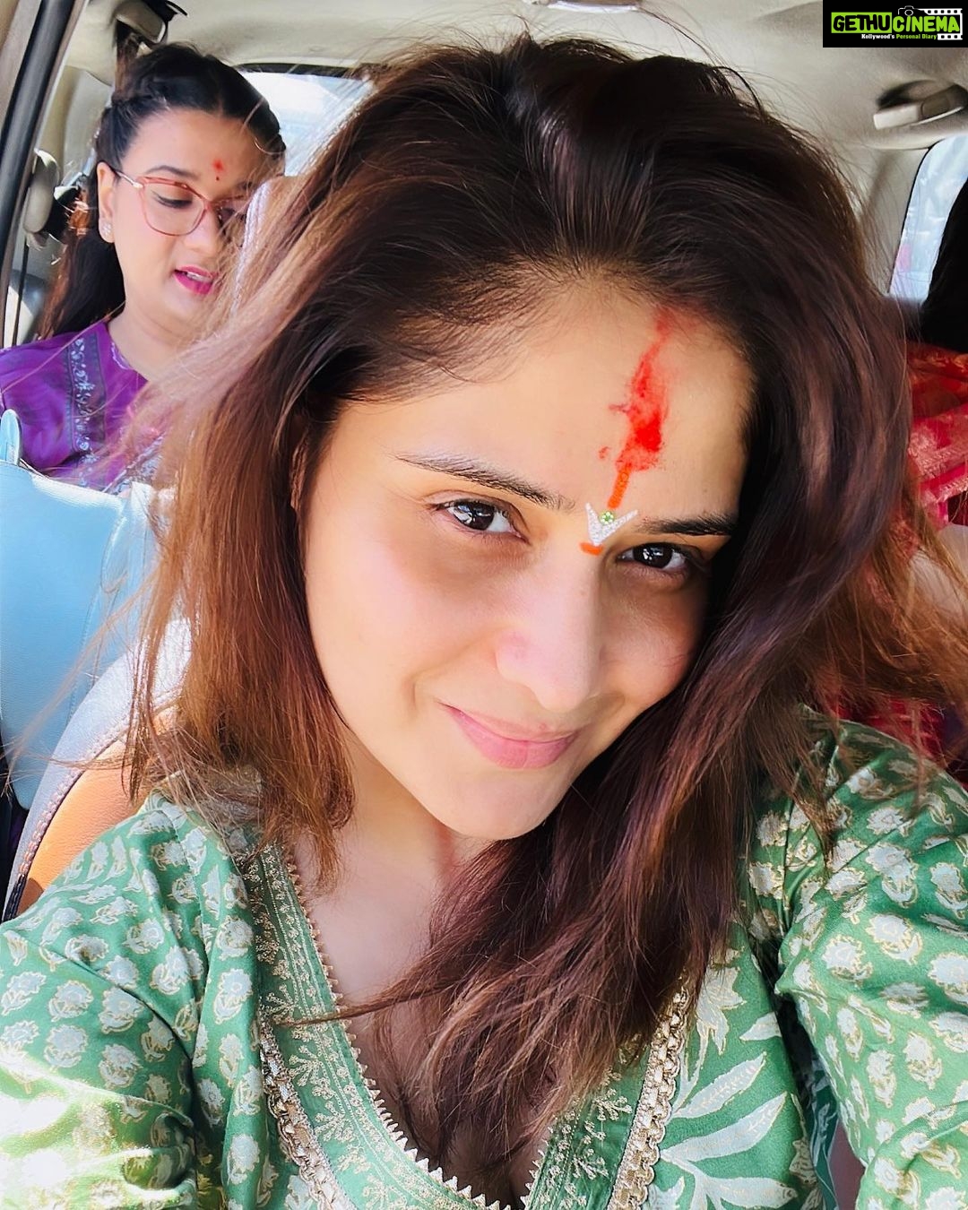 Arti Singh Instagram - Finally tirupati darshan ❤️my new year starts today ❤️grateful 🙏 @anujasingh60.as