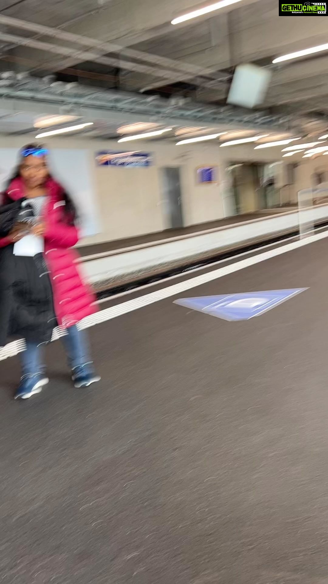 Arti Singh Instagram - Had the most most fun trip ❤️❤️ switzerland. JAI MATA DI at train station to mount jungfrau and Antakshari in the bus . Can’t wait for other one @charu_dhyani @shameershaikh786
