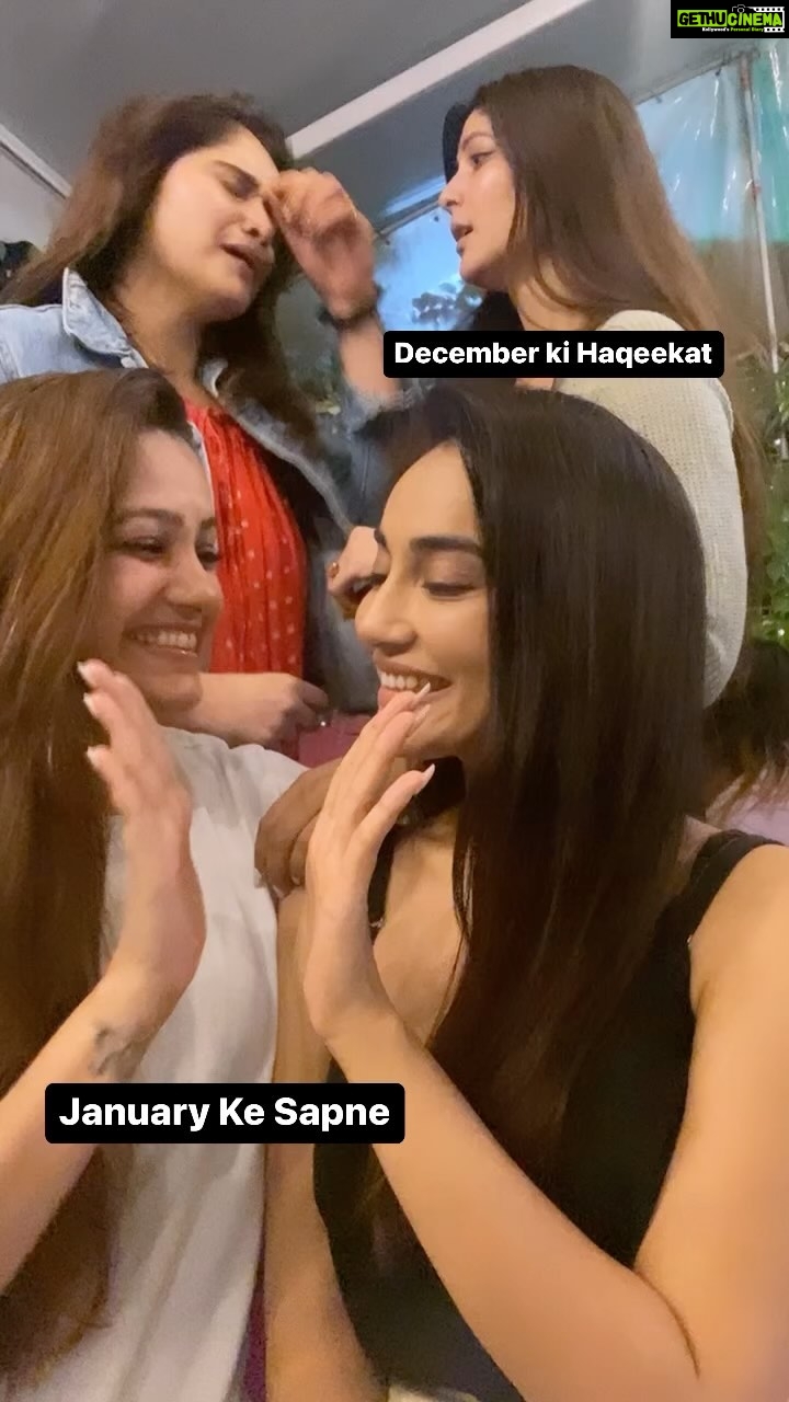 Arti Singh Instagram - And this happened . It was fun .. fact . December mein haqiqat aur January mein fir se naye sapne @anitahassanandani @surbhijyoti @kaajal9