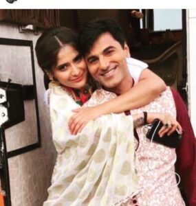 Arti Singh Instagram - 2007 se ab tak Sirf pyar diya. Ladli thi main apki. U said u wil b my guiding star forever . But Sitara toh tab bante hai jab chale jate hain . Aise nhi chahiye thi guidance . I loved u and I wil always love you.2007 when I met u I never thought I wil always b with u till now Kyunki main rishton mein kacchi pad jati hun . Par apne nahi tuutne diya kabhi .I wil b your Behna your bacha forever. Bohut Kuch hai . Jab milungi tab kahungi. See u on other side my andu my brother 🤗mera bhai