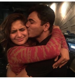 Arti Singh Instagram - 2007 se ab tak Sirf pyar diya. Ladli thi main apki. U said u wil b my guiding star forever . But Sitara toh tab bante hai jab chale jate hain . Aise nhi chahiye thi guidance . I loved u and I wil always love you.2007 when I met u I never thought I wil always b with u till now Kyunki main rishton mein kacchi pad jati hun . Par apne nahi tuutne diya kabhi .I wil b your Behna your bacha forever. Bohut Kuch hai . Jab milungi tab kahungi. See u on other side my andu my brother 🤗mera bhai