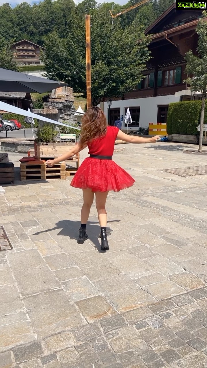 Arti Singh Instagram - Was in draft and saw song trending ❤️ #gstaad #switzerland🇨🇭