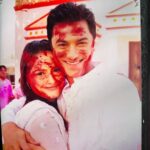 Arti Singh Instagram – 2007 se ab tak Sirf pyar diya. Ladli thi main apki. U said u wil b my guiding star forever . But Sitara toh tab bante hai jab chale jate hain . Aise nhi chahiye thi guidance . I loved u and I wil always love you.2007 when I met u I never thought I wil always b with u till now Kyunki main rishton mein kacchi pad jati hun . Par apne nahi tuutne diya kabhi .I wil b your Behna your bacha forever. Bohut Kuch hai . Jab milungi tab kahungi. See u on other side my andu my brother 🤗mera bhai