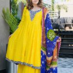 Arti Singh Instagram - Love your self 💥 Wearing @officialsdcouture @subarana.devendran