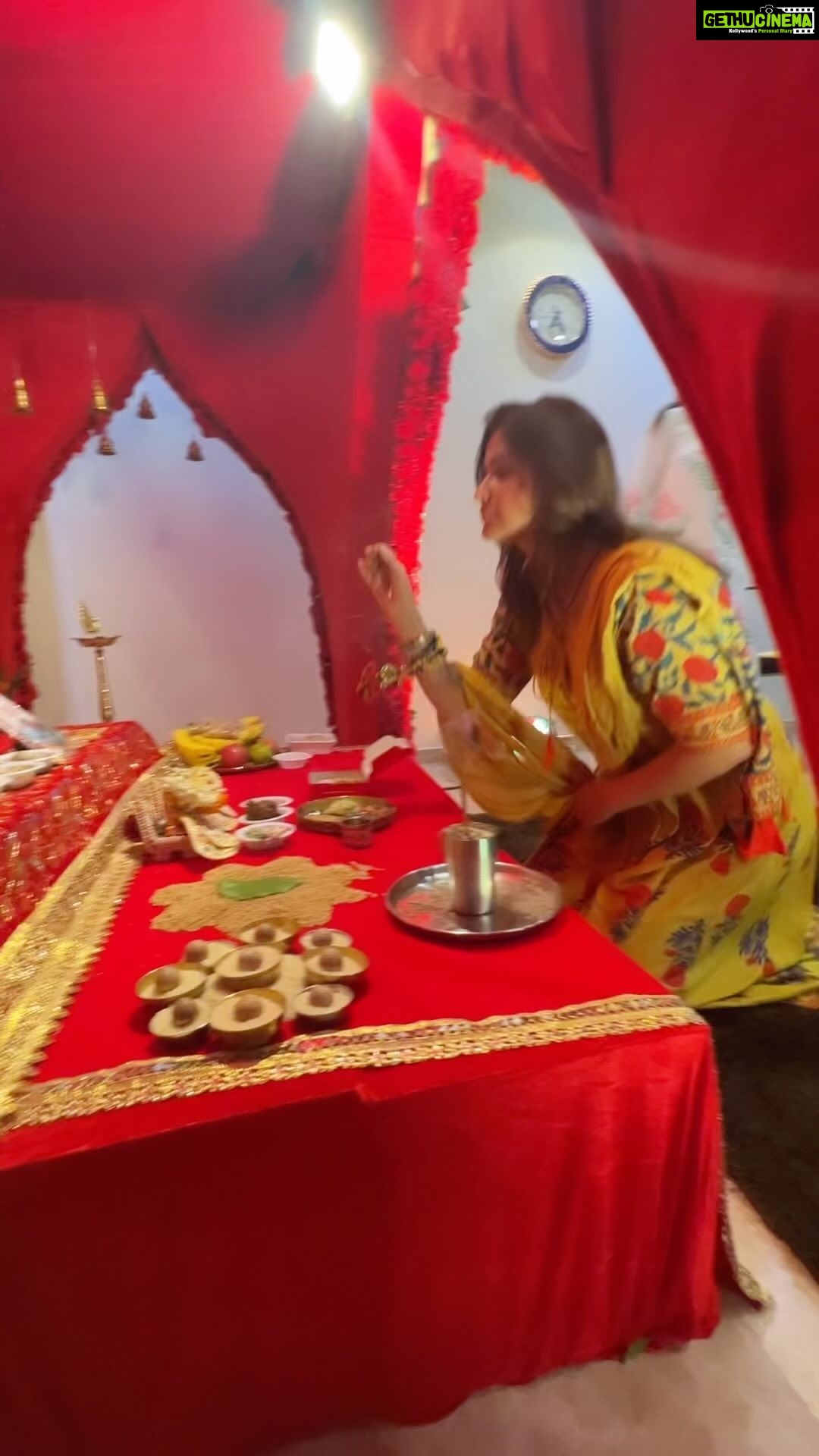 Arti Singh Instagram - May MATA Rani bless everyone . JAI MATA DI❤️