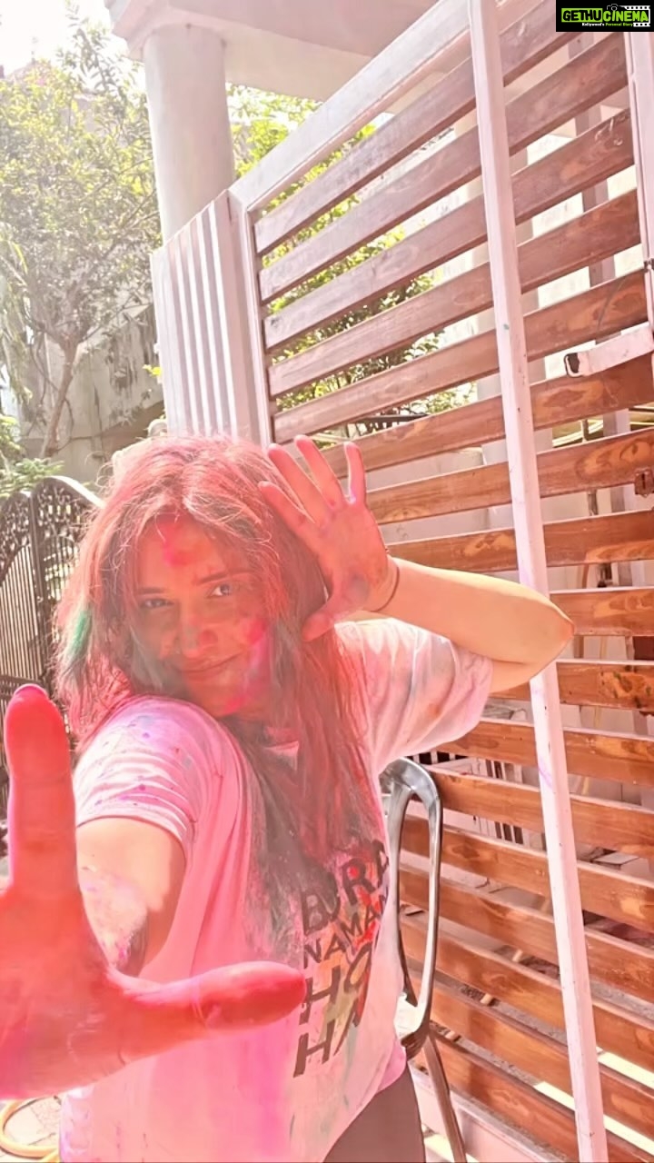 Arti Singh Instagram - Happpppy holi 💝💝💝 may your life get filled with Colors of happiness and peace 💕