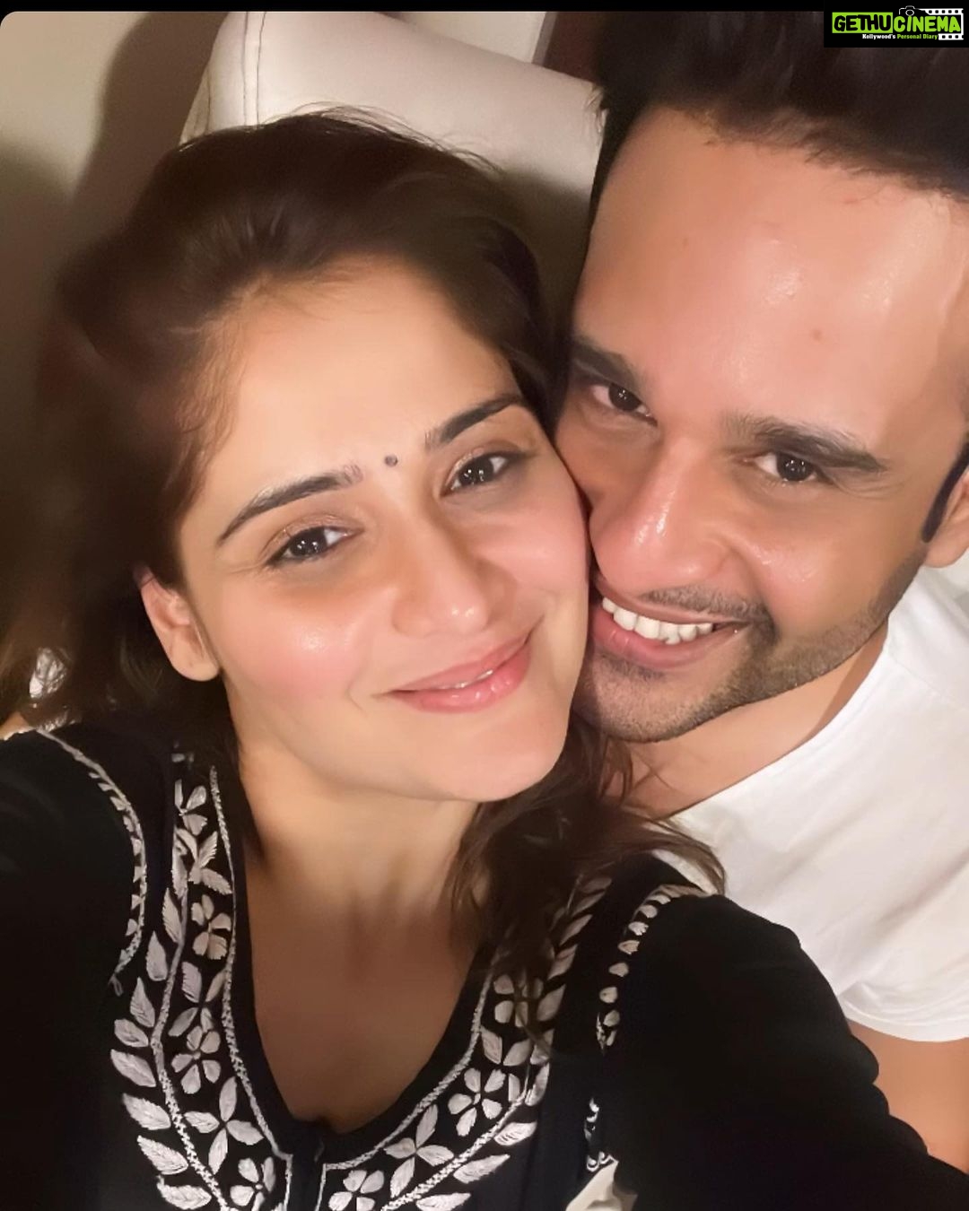Arti Singh Instagram - Security ❤️ one of few things which I know is there forever . Thank u @krushna30 for everything. I loose it on him most without fear of loosing him . 🤗