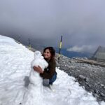 Arti Singh Instagram - Jobs fill your pocket adventures fill your soul ❤️ #titlis #interlaken #jungfrau #engelberg
