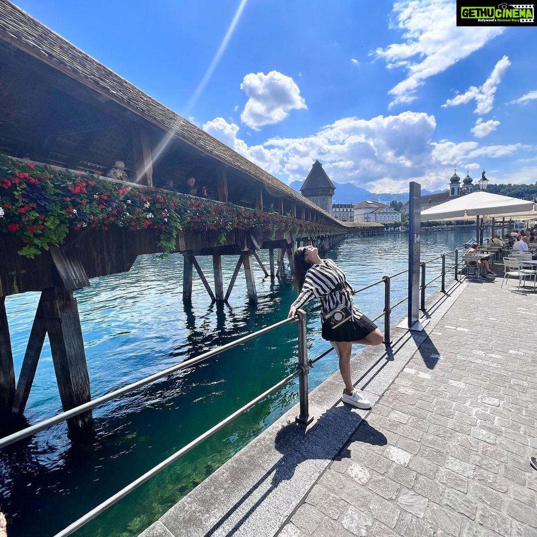 Arti Singh Instagram - Spread your wings and fly 💕 #lucern #rheinefall