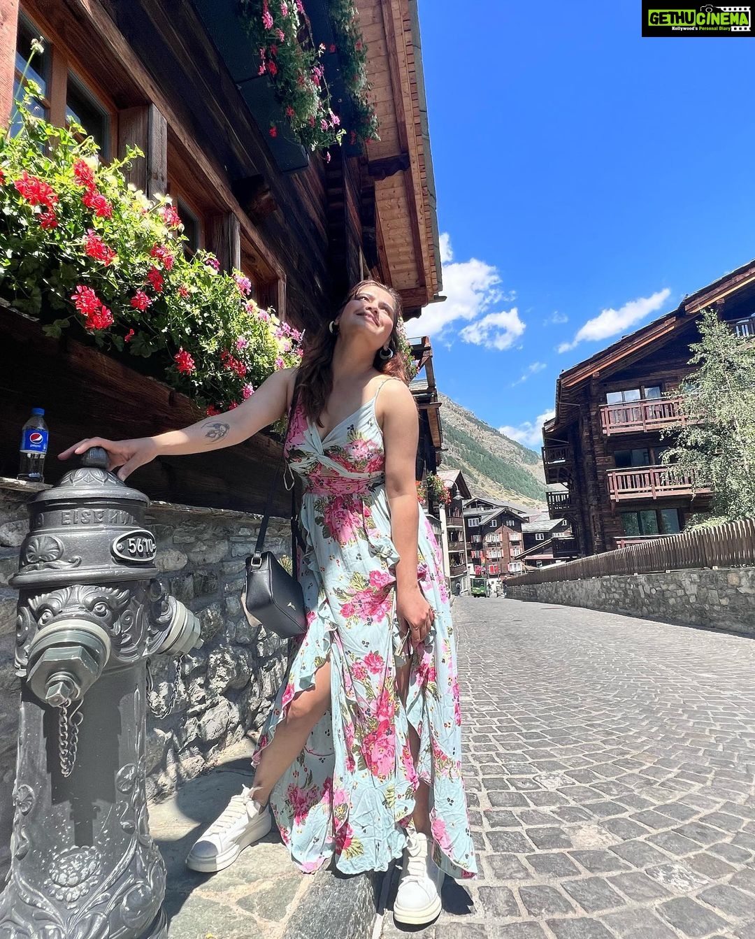 Arti Singh Instagram - Mentally I’m still there #zermatt