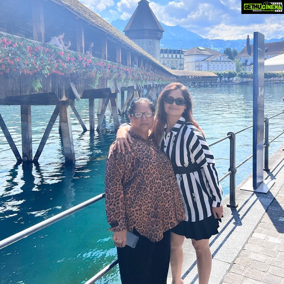 Arti Singh Instagram - Spread your wings and fly 💕 #lucern #rheinefall