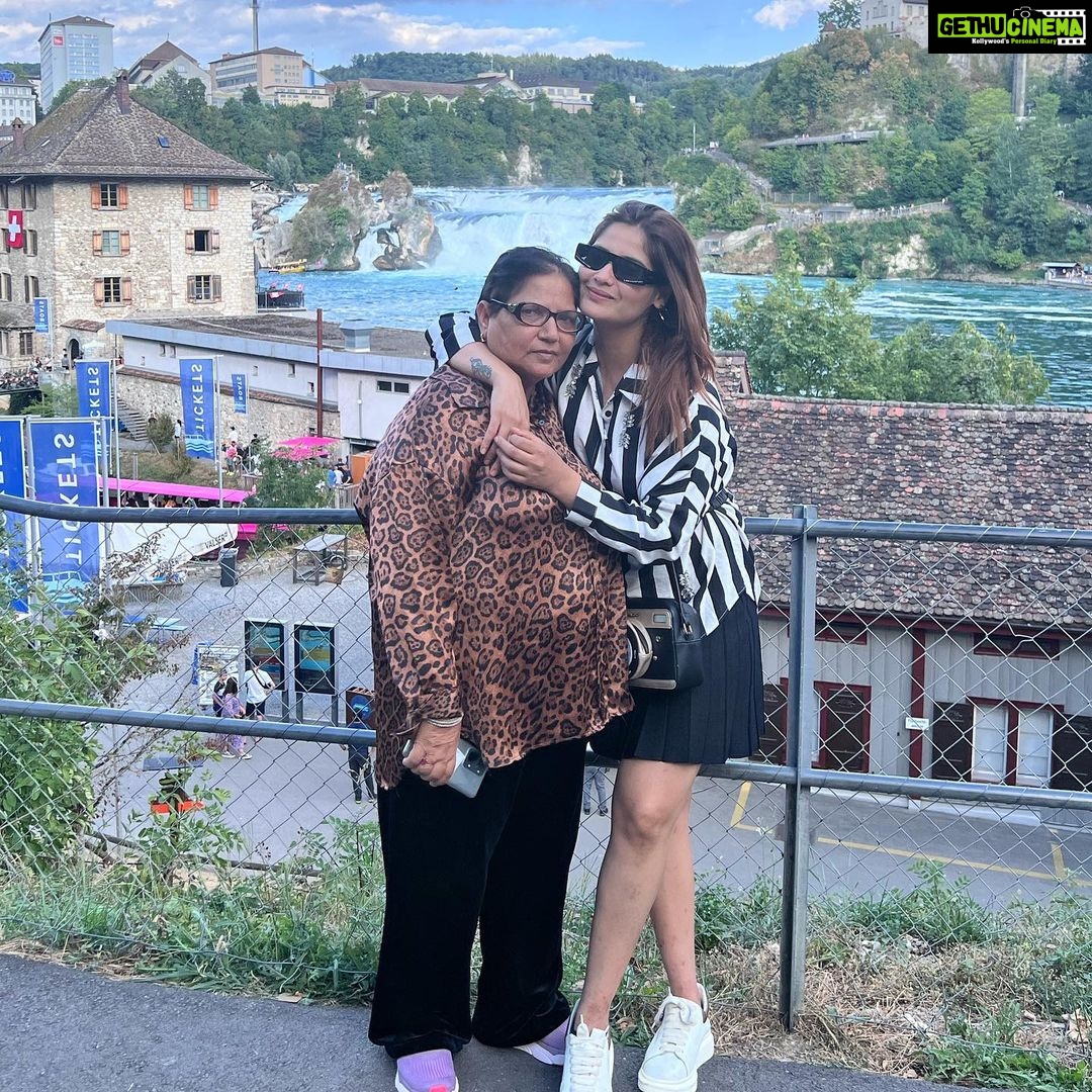 Arti Singh Instagram - Spread your wings and fly 💕 #lucern #rheinefall