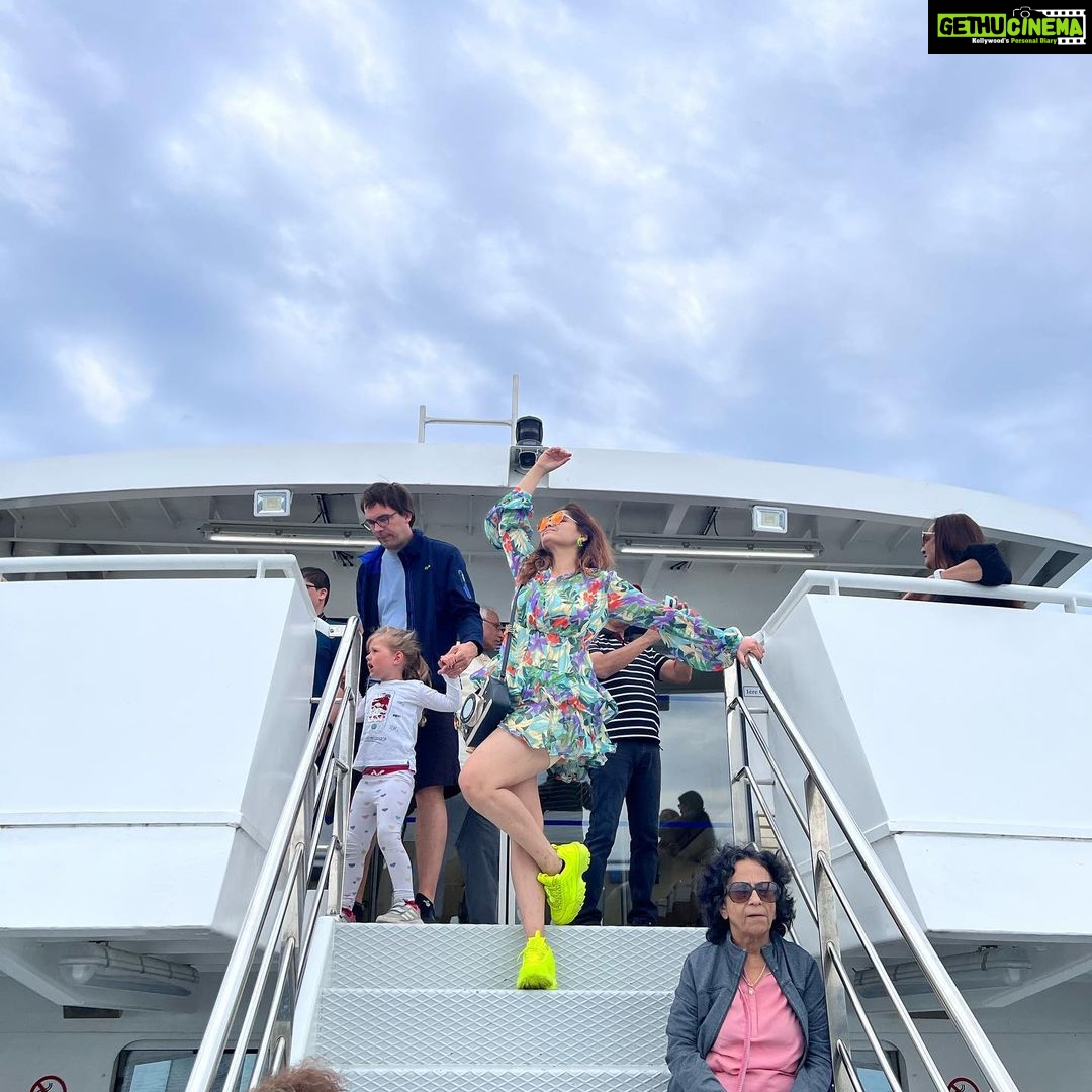 Arti Singh Instagram - Cruising ❤️ Lausanne to Evian ❤️❤️