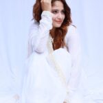 Arti Singh Instagram - Fragile 🎈 not like flower but like a bomb . 💕 Clicked by @a.rrajaniphotographer Wearing @shabnamthakurdesigns Hair by @athirathakkar athirathakkar Makeup @divasbydivya