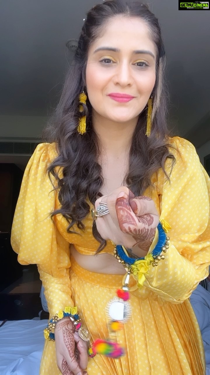Arti Singh Instagram - Coz itβs trending ππ and I love this song