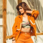 Arti Singh Instagram - still following social distancing 💥 Make up @ankita_makeupartist5 Hair @rashidtheartist Location @truetrammtrunk Clicked by @iam_kunalverma True Tramm Trunk