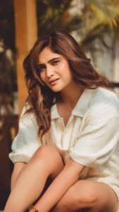 Arti Singh Instagram - Bohuttttt main apni favourite hun 💥 Location @truetrammtrunk Clicked by @iam_kunalverma Hair @rashidtheartist Make up @ankita_makeupartist5 True Tramm Trunk