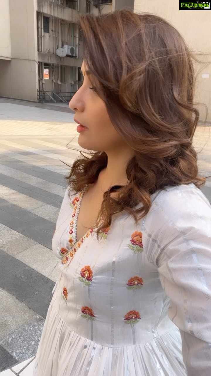 Arti Singh Instagram - 😅🤪Christmas tree banke ghoomun kya ❤️
