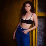 Asha Negi Instagram - Yellows and Blues!🌝💙 . @bharat_rawail @savlambaa @makeup_by_nainaa @hairbysharda