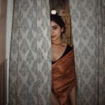 Asha Negi Instagram - तुम आए तो आया मुझे याद, गली में आज चाँद निकला..🌙🦢 . . @pehelaggarwal HMU/hair @thatgalwithmakeup Styled by @savlambaa Saree @reshamhos Jewllery @kharikajai Pr & coordination @viralmantra Taj Mahal Tea House