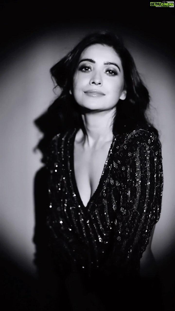Asha Negi Instagram - 🖤🪩 . . . @nimi_insta @savlambaa @simua_996 @labelambrosiacouture @runwaylifestylstudio