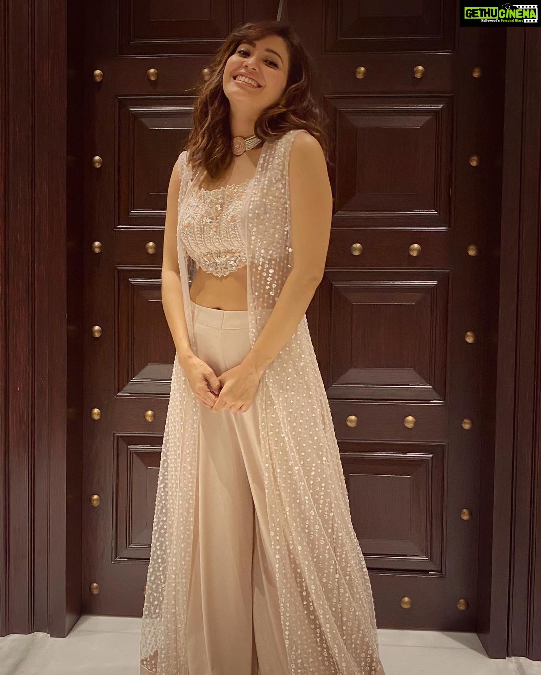 Asha Negi Instagram - Light over darkness always!💫 Happy Diwali everyone🪔💫✨ . . Outfit : @jiyabyveerdesignstudio Jewellery : @aquamarine_jewellery Styled by : @d_devraj @stylebyayesha Hair: @ashisbogi Photgraphy: @harshphotography11
