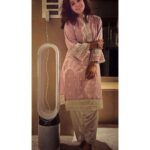 Asha Negi Instagram - Healthy air in a city like Mumbai seemed like a distant dream but now I can control the air around me and make sure my surroundings are safe & allergen free,all thanks to my new Dyson Pure Cool Me. The app and remote control helps me control the air quality in my house with a switch of a button,it can’t get better than this…. @dyson_india #DysonIndia #DysonProperPurification