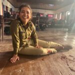 Asha Negi Instagram - Thankyou all for watching #collarbomb and making it the most streamed content of the week! We are thrilled and filled with gratitude🙏🏼🌈💕 Now streaming on @disneyplushotstarvip @yoodleefilms #asisumitrajoshi