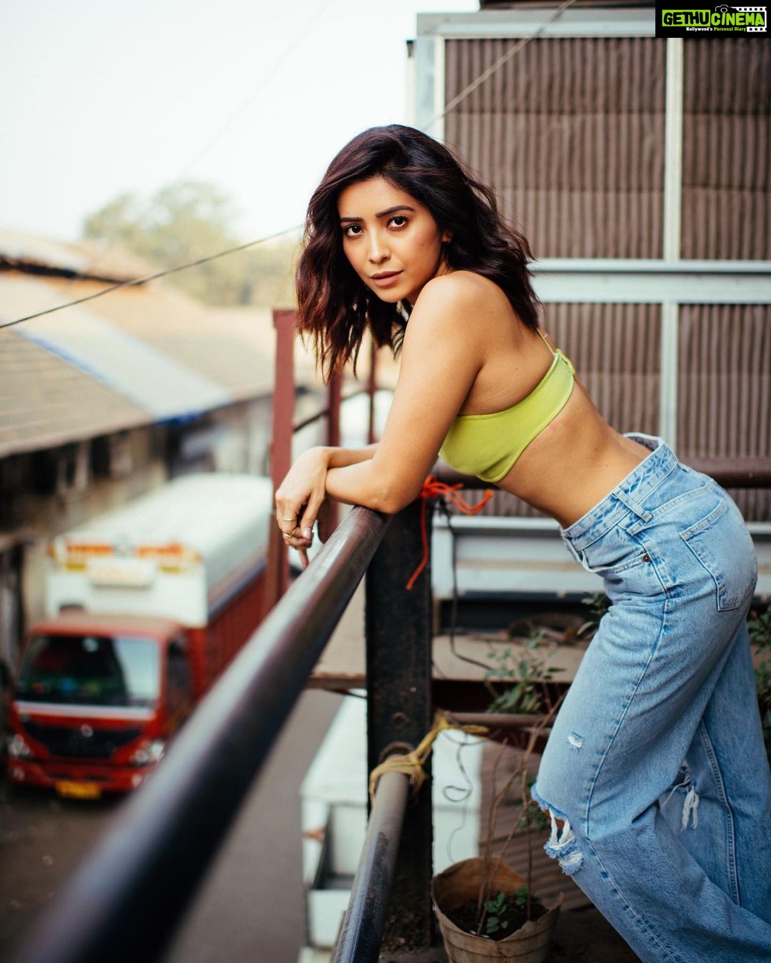 Asha Negi Instagram - Thinking of a cute pickup line..👀 Still thinking 🥹 . @bharat_rawail @savlambaa @makeup_by_nainaa