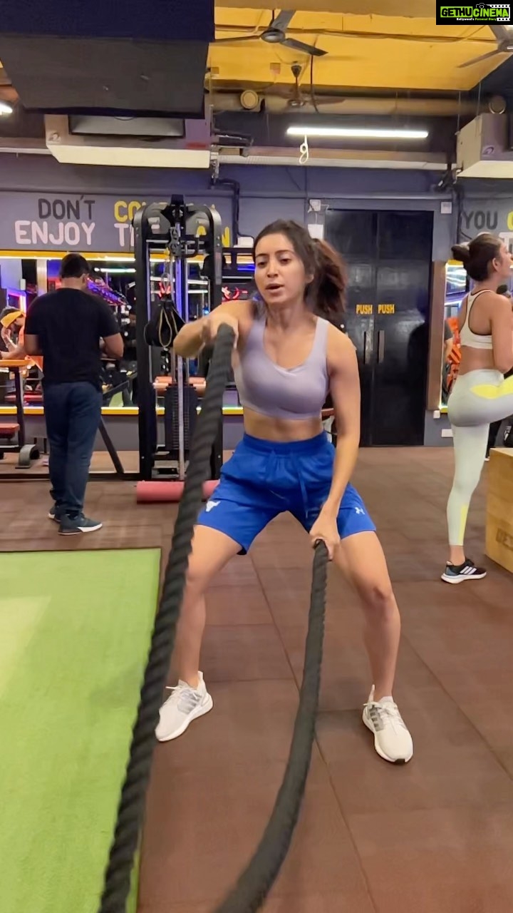 Asha Negi Instagram - Full body workout today @ashanegi . . . . #ashanegi #functional #functionaltraining #circuittraining #fullbodyworkout #dessusfitness #functionalfitness #personaltraining #trainingday #sportsspecifictraining #trainingmotivation #bodyweighttraining #fitnessmotivation #bodyweightexercises #bodyweightfitness #bodyweightworkout