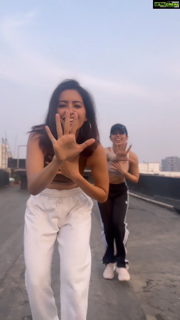 Asha Negi Instagram - Say hello to our bloopers!👋 #mentalbehene