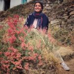 Asha Negi Instagram - You know those days, those low ones.. I have not had one since a long long time now.. Isn’t it amazing! 😁😁😁 Ps. I know Iam totally overdoing the same look pictures but who cares😉😍💕
