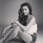 Asha Negi Instagram - November, wrap silk around my doubts. Add softness to the opinion I have of myself and refill my cup with patience everytime I lose sight of who Iam. Allow me to stop holding hands with fear so I may attract what is meant to find me. Evict uncertainty so I may welcome peace.🤍💕 -Billy Chapata @moonomens 📸 @rahuljhangiani
