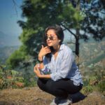 Asha Negi Instagram - Because when you sit back and look around, everything that happens makes so much sense💕🌷 #gratefulheart ✨ Chail, Himachal Pradesh