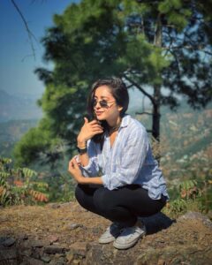 Asha Negi Instagram - Because when you sit back and look around, everything that happens makes so much sense💕🌷
#gratefulheart ✨