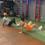 Asha Negi Instagram - Tried some animal flow yestrday.. It is basically ground based movement, made fun, challenging and effective, improves strength, power, flexibility, mobility, and coordination, a great way to restart my workout after a long gap.. It’s fun try it!!