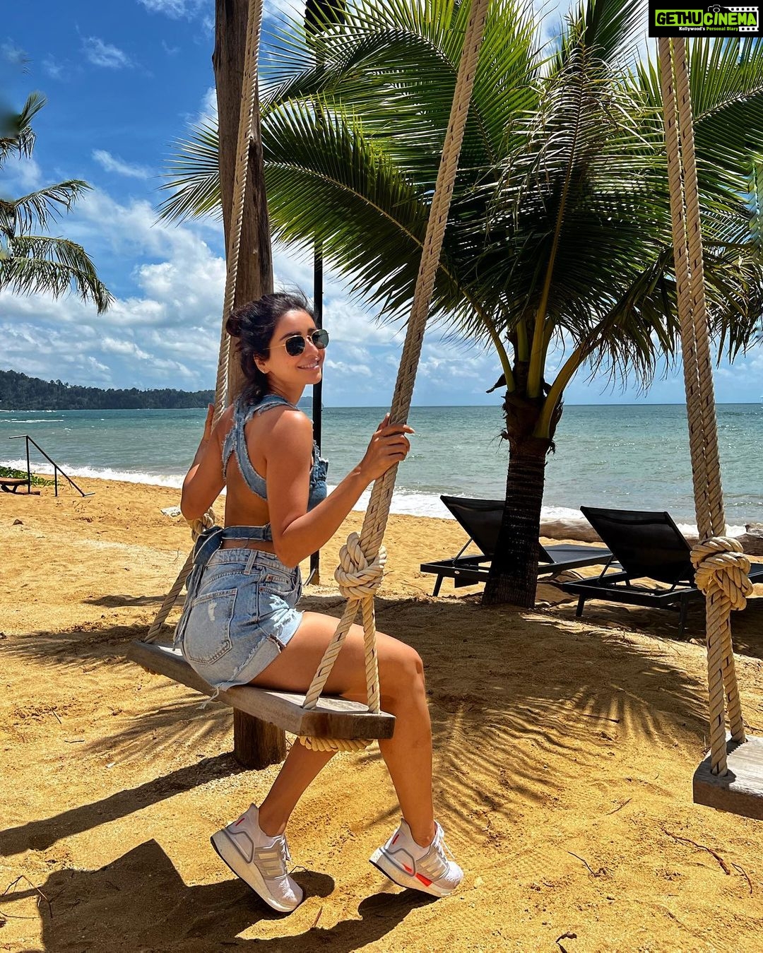 Asha Negi Instagram - 🌊🏖🌴… Khao Lak, Thailand