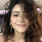 Asha Negi Instagram – Sorry can’t hear you over the volume of my curls! 😜
.
.
HMU/ hair @makeupbypompy 
@jollysingh17