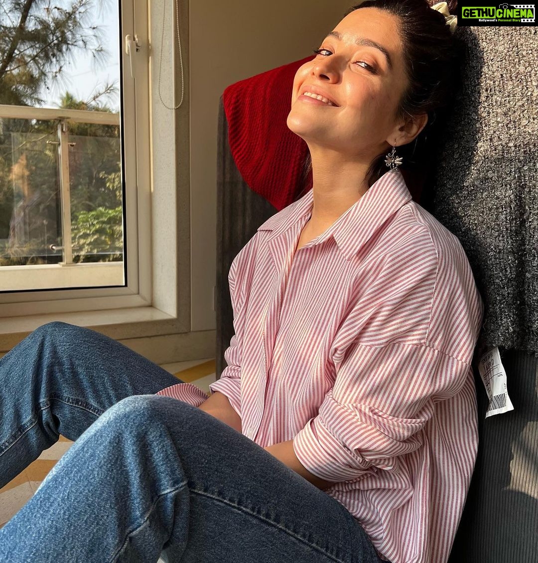 Asha Negi Instagram - Chai hai.. Dhoop hai.. Sukoon hai🌷