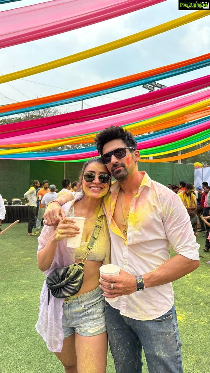 Asha Negi Instagram - Crazy holi scenes this year!! Happy happy holi evryone!🎉