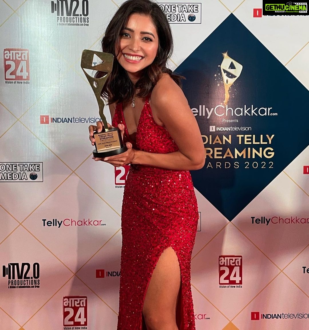Asha Negi Instagram - Also this happened! Powerpacked performance(female) for AbhayS2 @zee5 at #itsa2022 Has to be super special since it’s my first for OTT! Yayy!!
