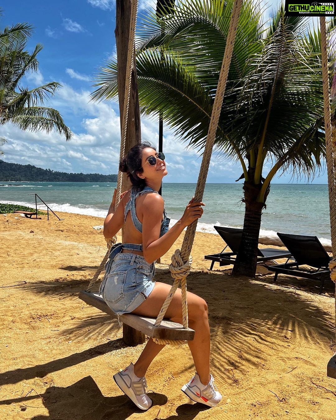 Asha Negi Instagram - 🌊🏖🌴… Khao Lak, Thailand