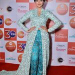 Ashi Singh Instagram - ZRA 2022 💙 . Make up - @nikitas_bridal_studio Styling- @karishmasalian6 . #Meet #MeetHooda #ZRA2022 #MeetOnZeeTV