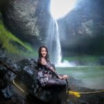 Ashi Singh Instagram – I want to be like waterfall- wild and free ♥️
.
📸~ @naturepaparazzo 
.
#AshiSingh #DevKund #DevKundWaterfall #Trek Devkund Waterfall, Bhira
