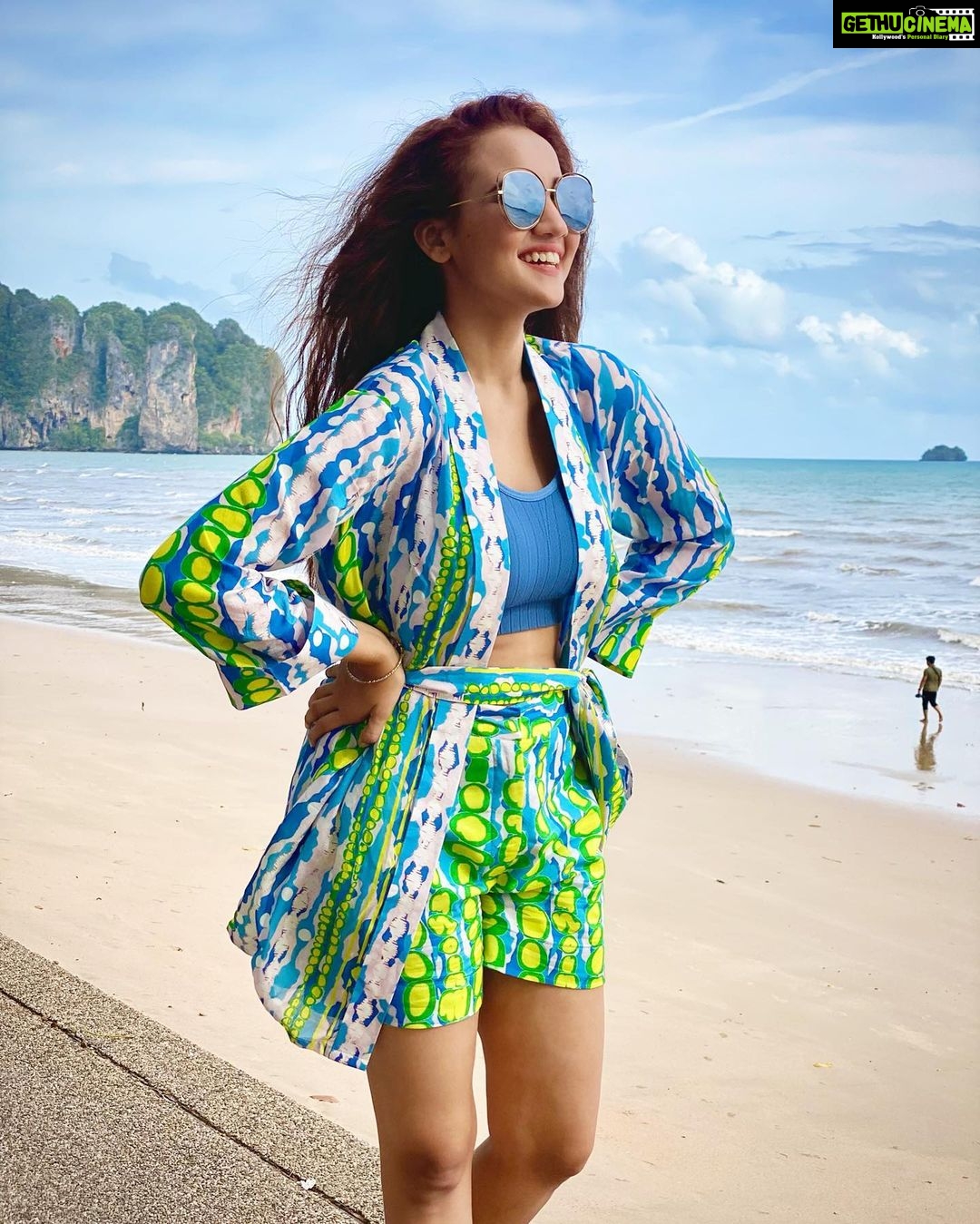 Ashi Singh Instagram - Be free. Be true. Be you ♥️ . 📸~ @naturepaparazzo 👗~ @theboozybutton Styled by- @styledbynikinagda #AshiSingh #Vacations #Thailand #Krabi