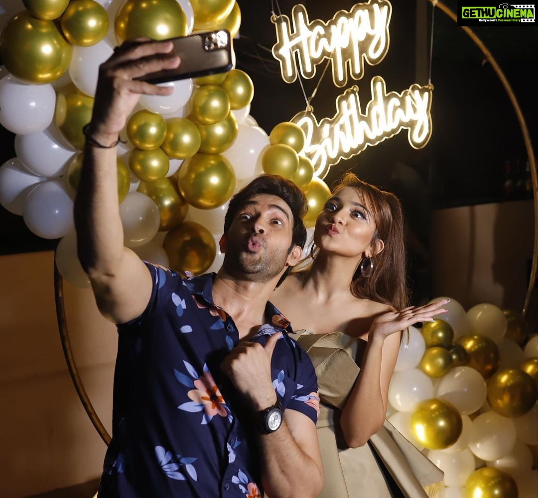 Ashi Singh Instagram - Thank you for being there on my special day ♥️🎂 . #Memories #BirthdayMemories #SpecialPeople