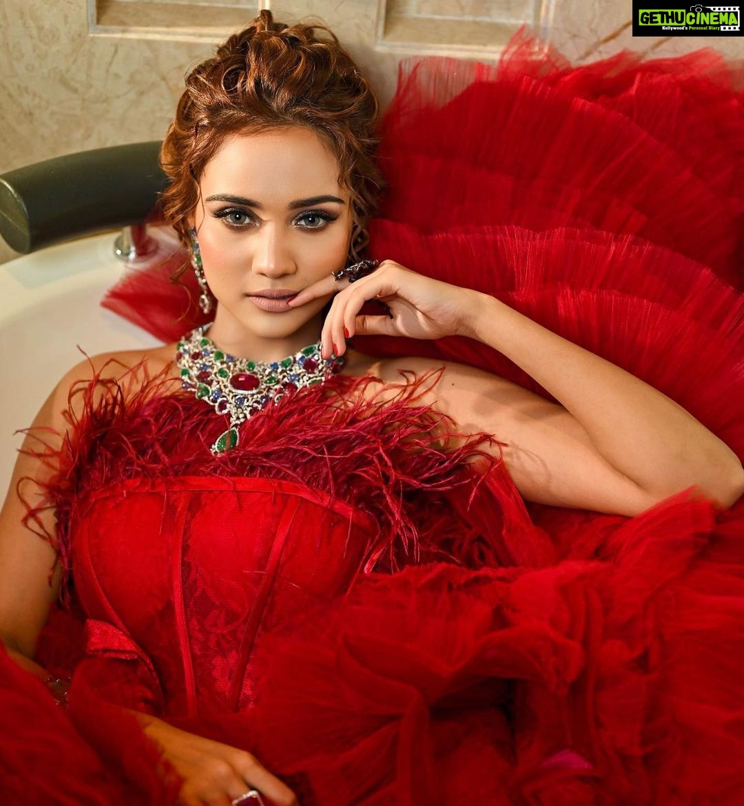Ashi Singh Instagram - Presenting, My 1st Celebrity Guest and The 1st Look Of “MAGICAL MAKEOVERS” on The Very Beautiful:- @i_ashisinghh . Shoot Concept:- @nehaadhvikmahajan . 💄MUA , Hair & Styling :- @nehaadhvikmahajan . MakeUp :- @myglamm . 📸:- @knotsbyamp . . 👗Outfit:- @pankh_studio . 💍Jewellery:- @ambrusjewels @red_door_luxury . Location:- @courtyardmumbai . #makeup #ootd #nehaadhvikmahajan #makeupbyme💄 #nammakeovers #bride #to #be #bridal #look #bridalmakeupartist #destinationweddingmakeupartist #weddingmakeup #hair #hairstyling #nammakeovers #bollywood #television #makeupartist #mumbai #traveller #all #over #the #globe #bridesmaids